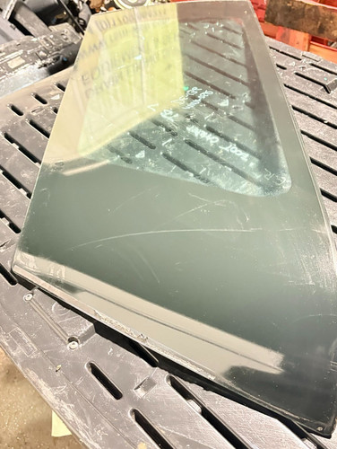 Quarter window glass mini - glass,