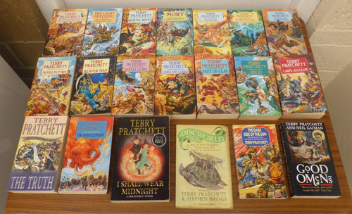 Terry pratchett book - x,