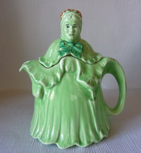 Vintage little old lady - lady, teapot