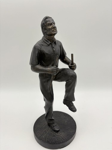 Frustrated golfer breaking - frustrated,