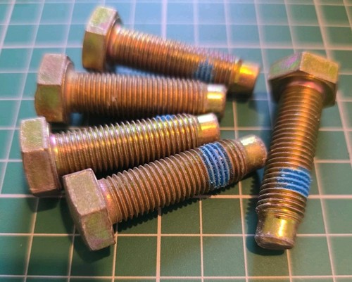 Seatbelt bolts 8 - seatbelt, 8.8
