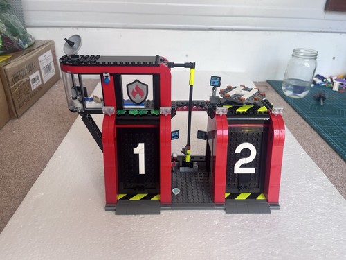Lego city fire station set - fire,