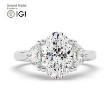 Oval Diamond Trilogy Ring 18k