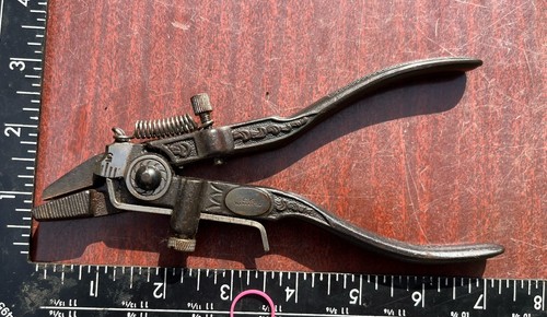 Ornate saw set setting - ornate,