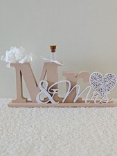 Mr And Mrs Sign | Stand |