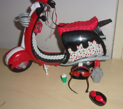 Monster high doll ghoulia - monster,