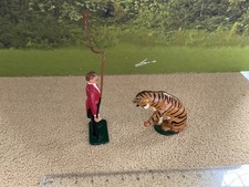 Vintage Britain’s  Era Lead Circus.A Ringmaster/Tamer And Tiger . 1/32 Scale.