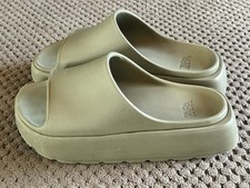 ZARA PLATFORM RUBBERISED SLIDERS - UK 5- EU 38 - Barely Worn