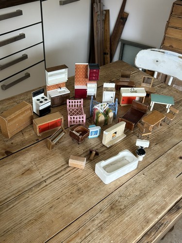 Vintage dolls house - house, furniture