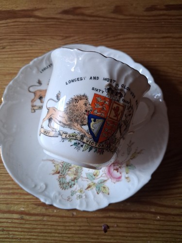 Foley china queen - victoria, 60