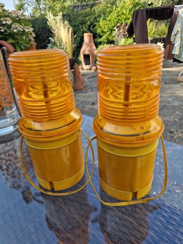 Vintage road lamp flashing - vintage,