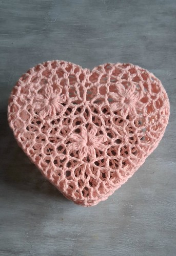 Rose heart shaped basket - rose,