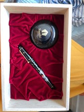 Namiki Tradition Fountain Pen with illustration of Mount Fuji