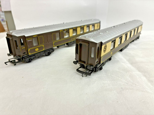 Hornby pullman coaches x 2 - ,
