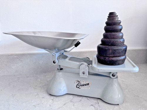Vintage iron the queen - iron,