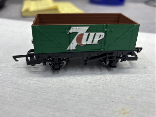 Hornby 7up open plank wagon - open,