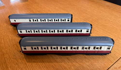 Three hornby railroad gresley - three,