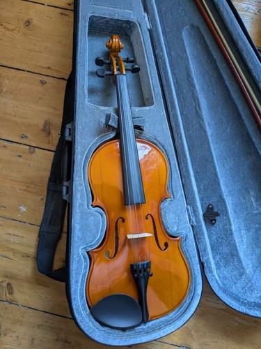 Stagg size violin with - 3/4,