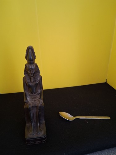 Large ramses statue seated - large,