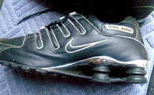 NIKE SHOX NZ MENS LOW SIZE UK11 GLITTER SILVER AND BLACK