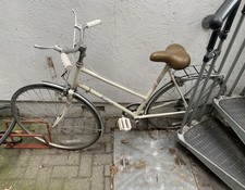 Vintage Women’s White Falcon Hybrid Road Bike Frame - requires repairing.