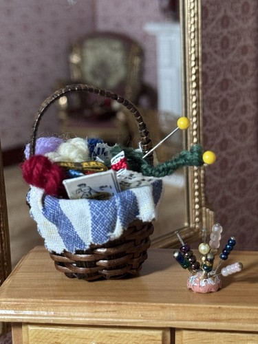 Dollshouse scale handmade - dollshouse,