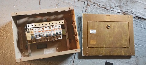 Merlin gerin multi fuseboard - 9,