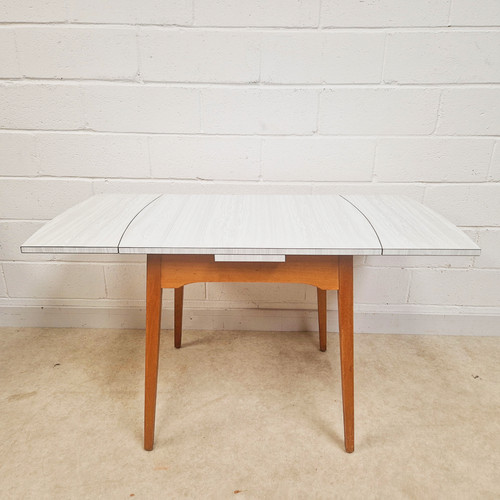 Guildform vintage 1960s mid - vintage,
