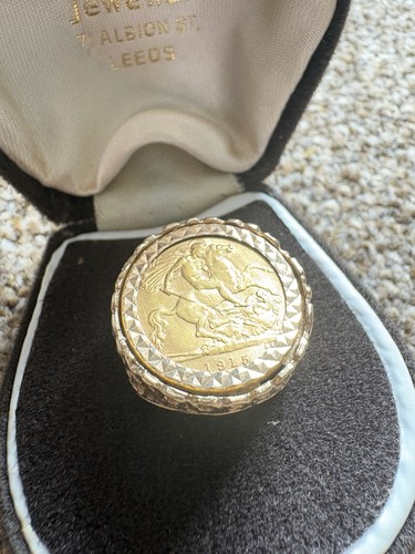 9ct gold sovereign ring - gold,