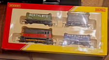 Hornby R2669 Railroad Train