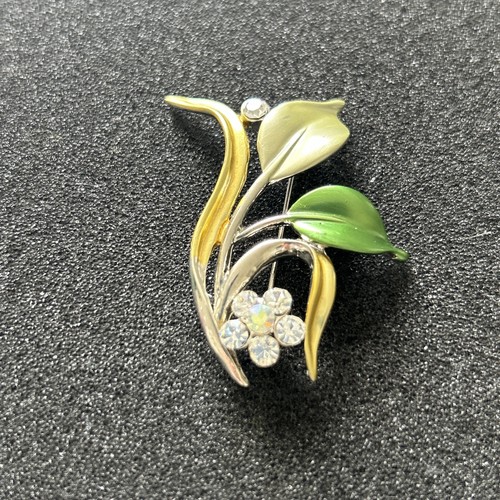 Gorgeous flower petal gold - gorgeous,