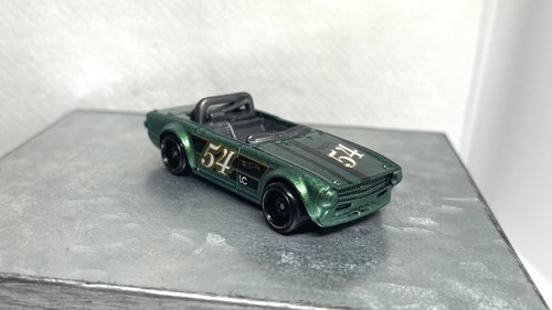 Hot wheels triumph tr6 2021 - triumph,