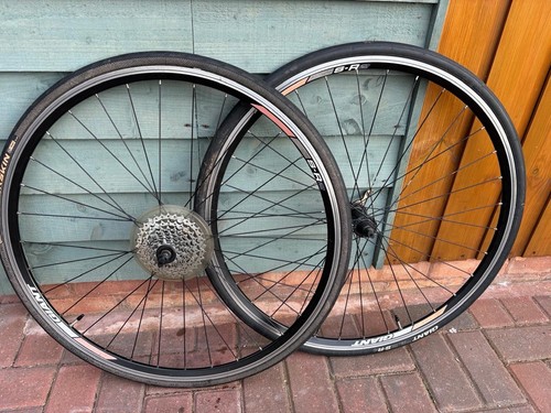 Giant sr2 700c road bike - sr2,