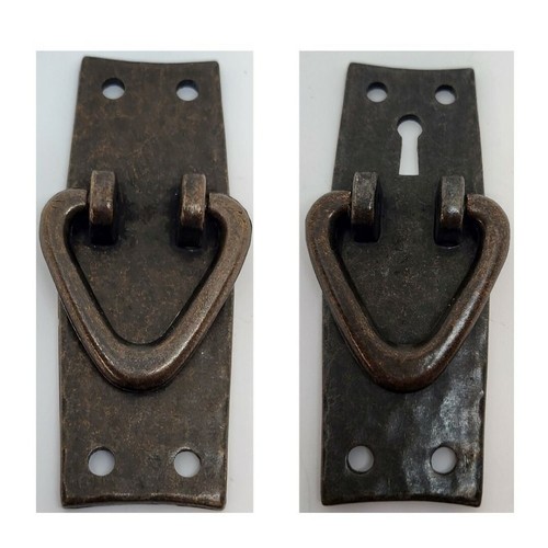 Vertical hammered drawer pull - vertical,