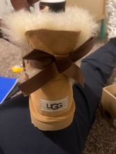 NIB UGG Kids Mini Bailey Bow