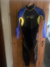 Men's Wet Suit Medium To Large 3mm Skin