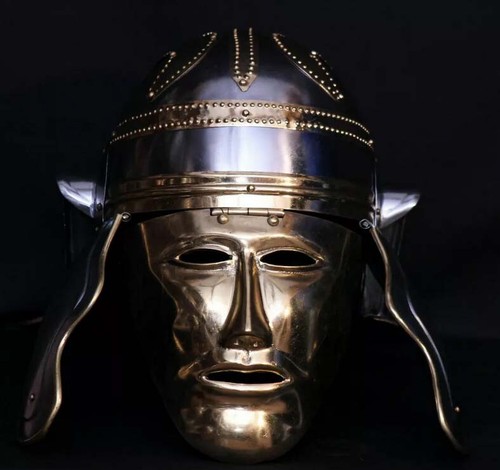Roman cavalry helmet - , "hippika