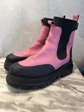 Russell bromley conquer - &,