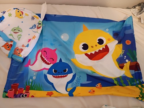 Pinkfong baby shark crib - baby,
