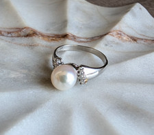 Vintage White Akoya Pearl &