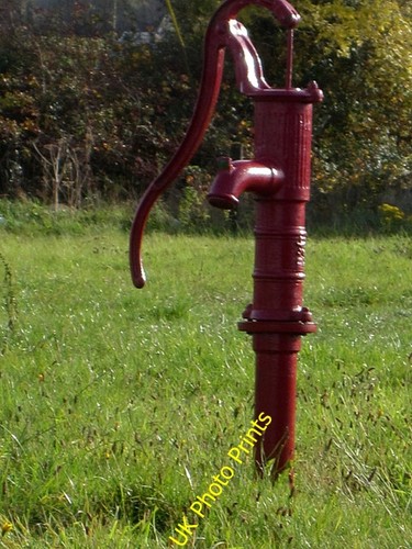Photo 6x4 old water - old, pump