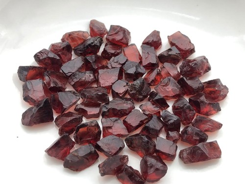 Garnet rough lot - , |