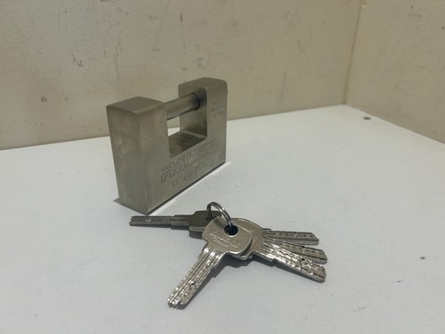 Heavy duty 94mm new padlock - new,