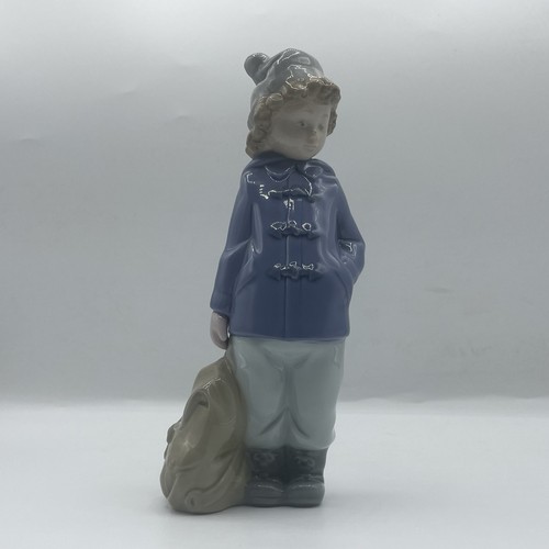 Lladro nao figurine - nao, travelling