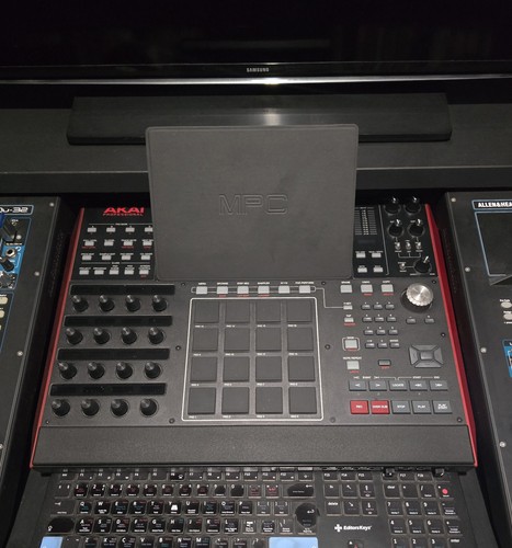 Akai mpc music sampler - mpc,