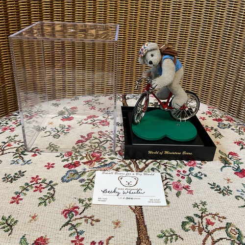 World miniature bears - of, tony