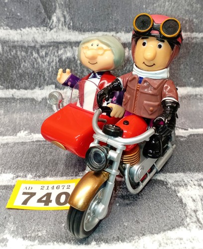 Postman pat large motorbike - large, &