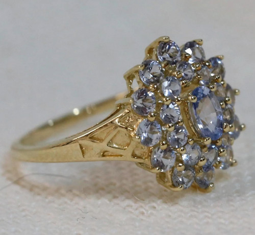 9ct yellow gold - 9ct, tanzanite