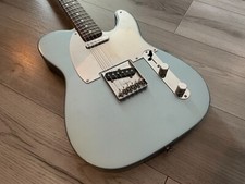 2020 Fender Chrissie Hynde