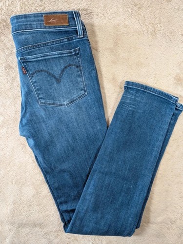 Levi slight curve - curve, skinny